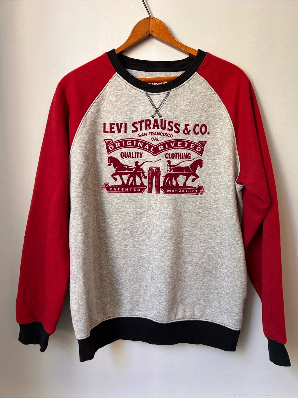 Levi Strauss & Co Original Gray Red Logo Long Sleeve Crewneck Sweatshirt Kids XL